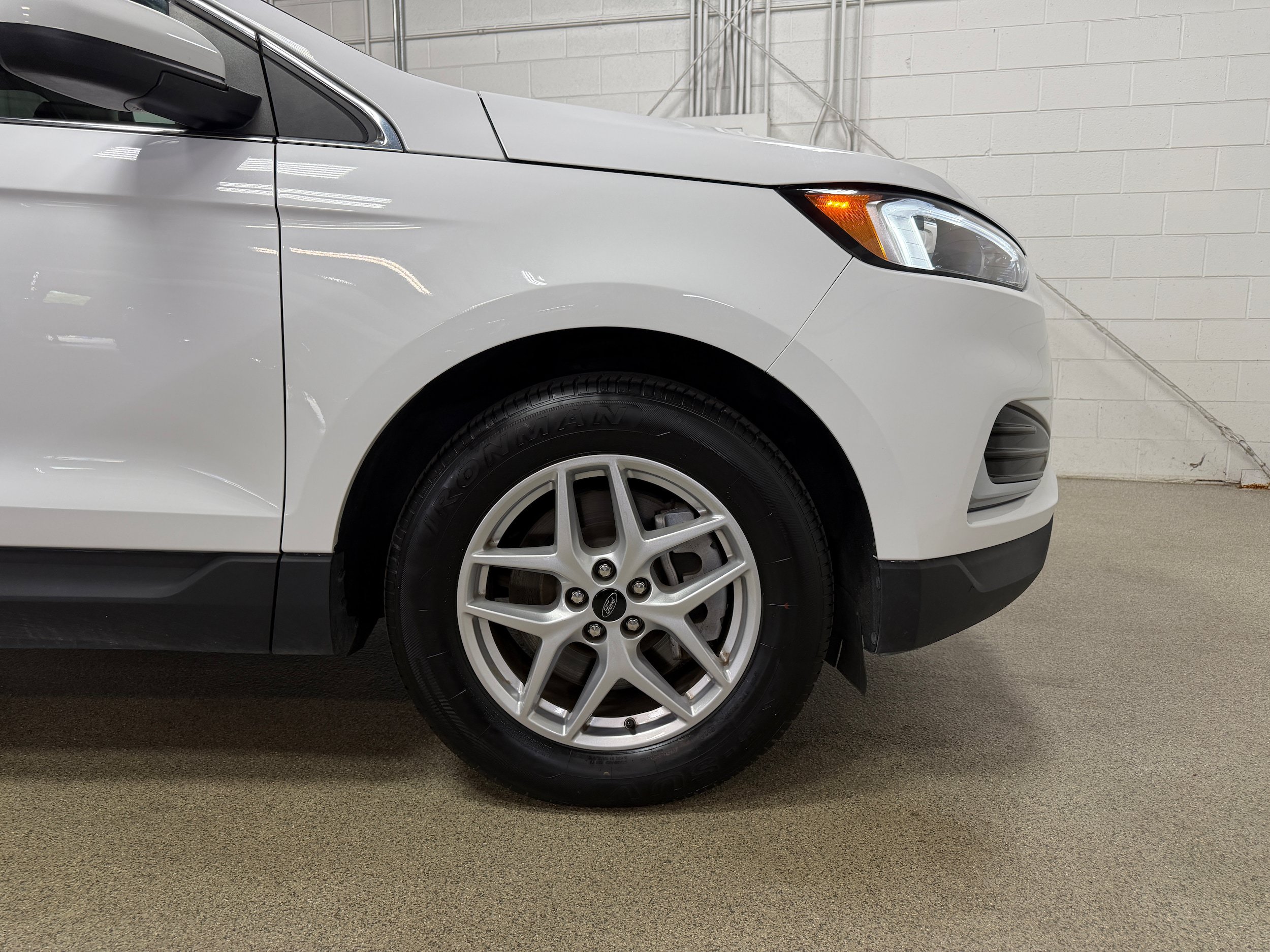 Certified 2024 Ford Edge SEL AWD/4WD image 30