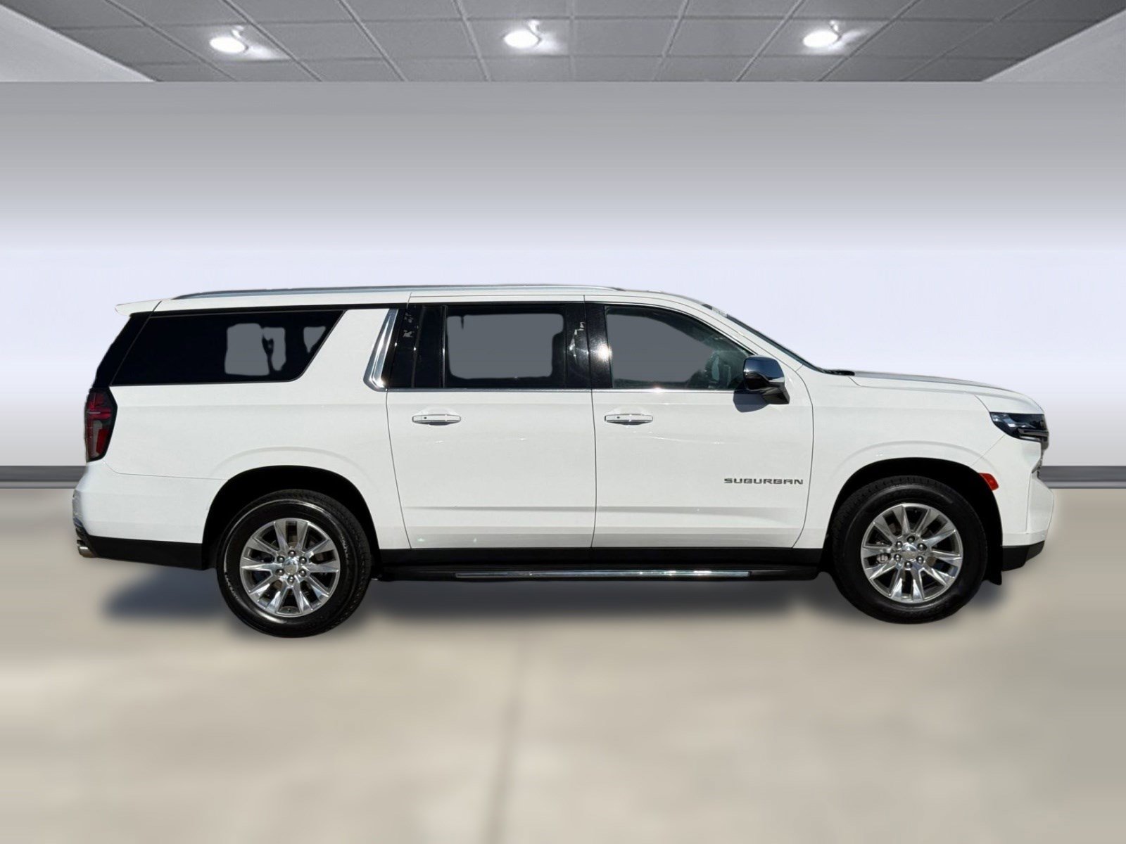 Used 2023 Chevrolet Suburban Premier image 7