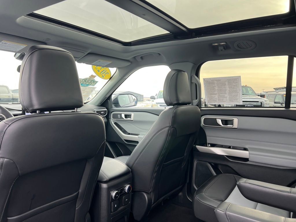 Certified 2023 Ford Explorer XLT w/ Equipment Group 202A image 34