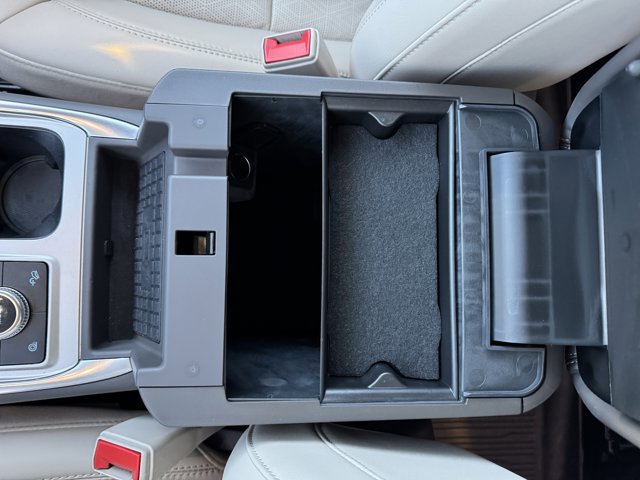 Certified 2022 Ford Explorer Platinum w/ Equipment Group 601A image 27