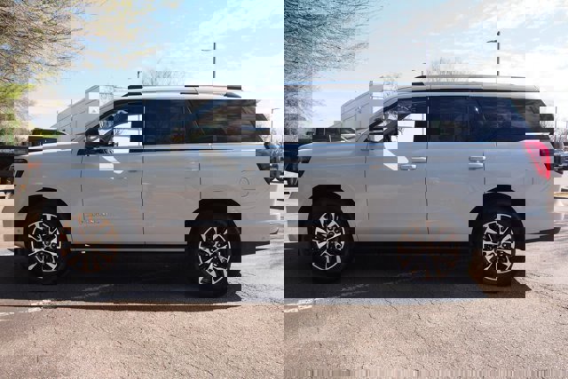 Certified 2025 Ford Expedition Platinum image 2