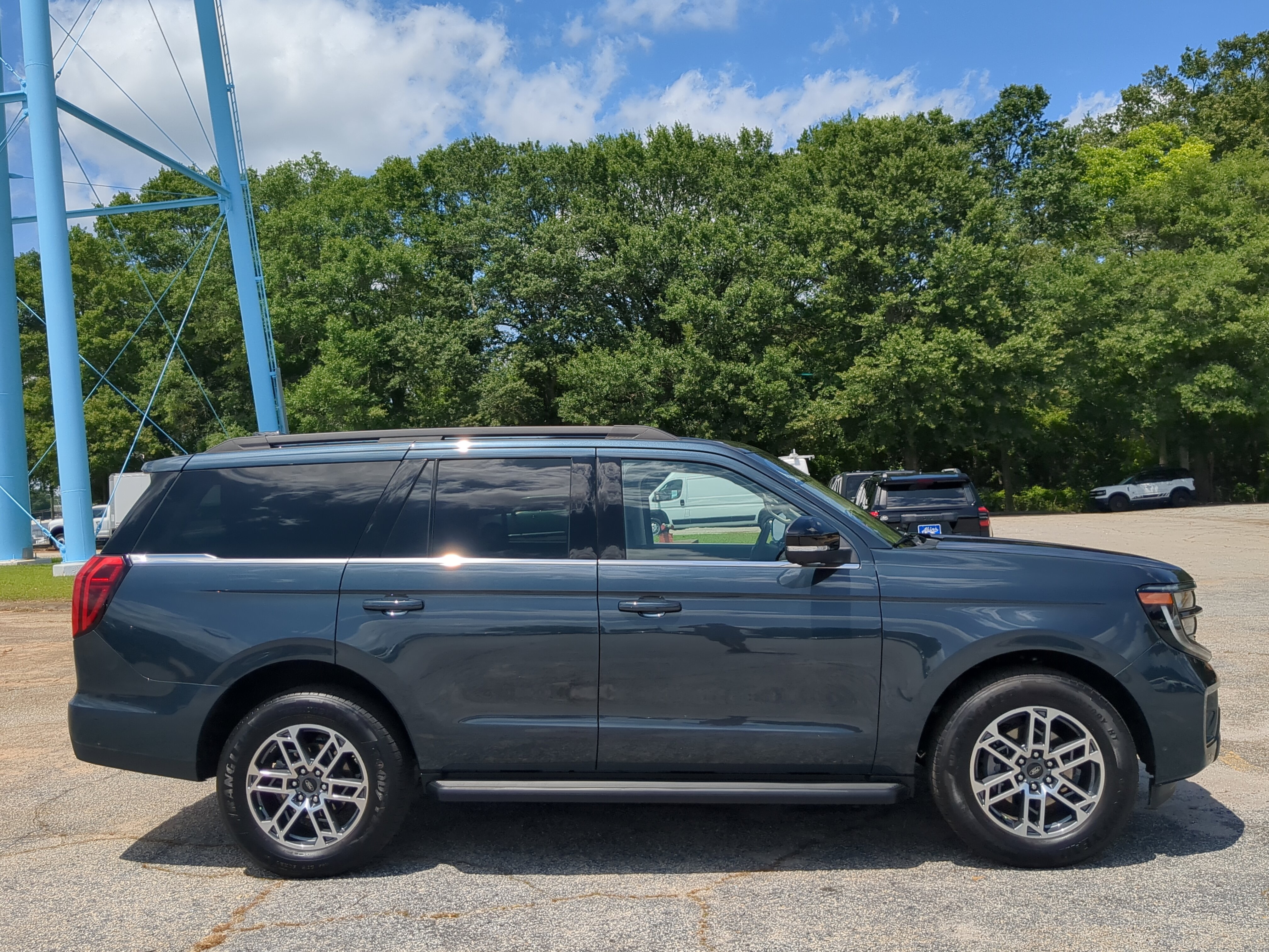 Certified 2025 Ford Expedition Active RWD image 2
