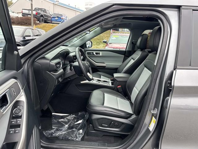Certified 2023 Ford Explorer XLT w/ Equipment Group 202A image 17