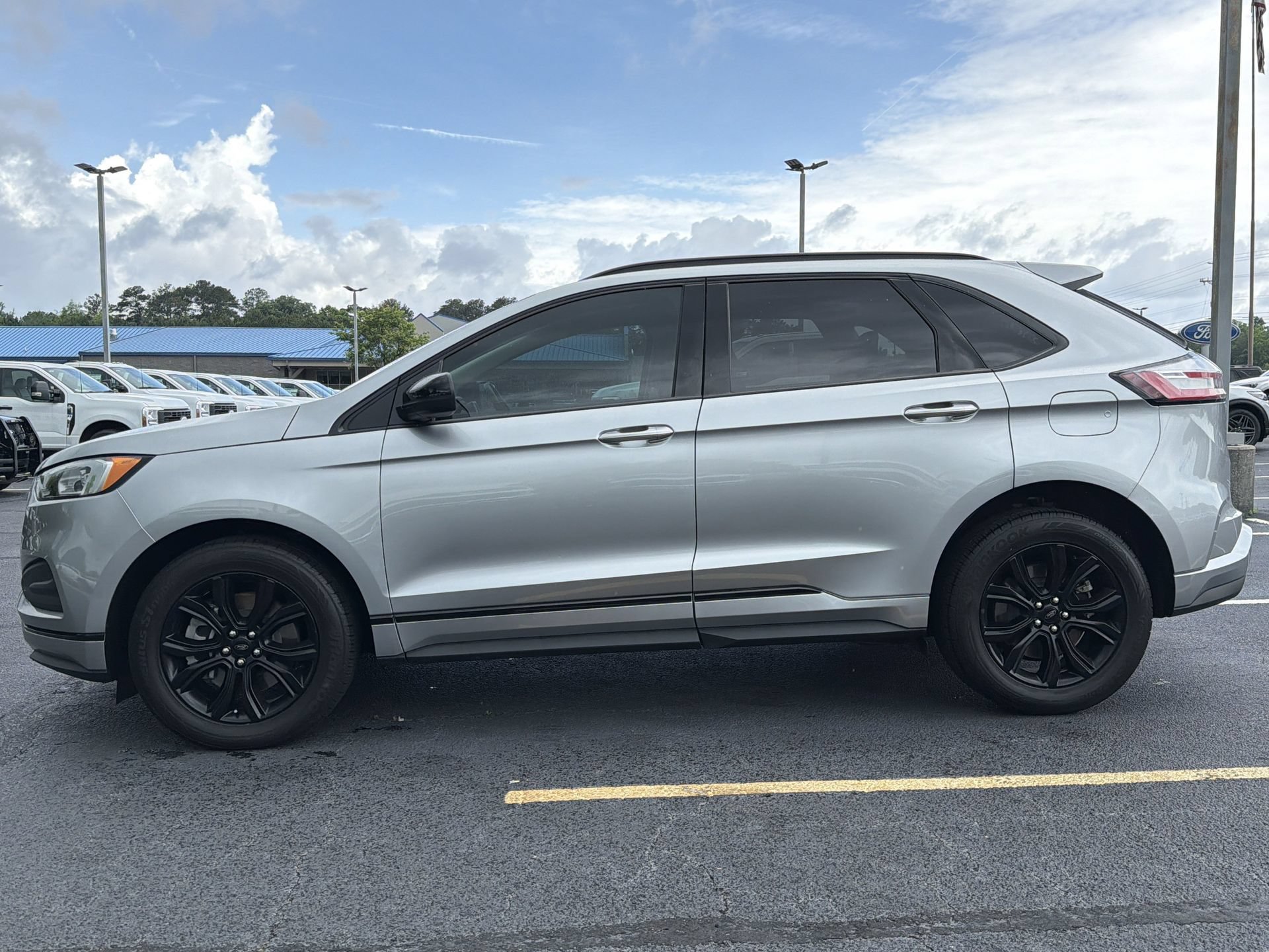 Certified 2023 Ford Edge SE w/ Black Appearance Package AWD/4WD image 24