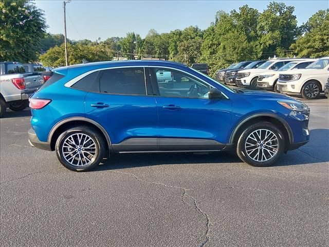 Certified 2022 Ford Escape SE FWD image 3