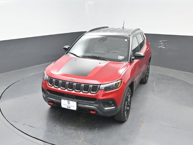 Used 2025 Jeep Compass Trailhawk AWD/4WD image 21