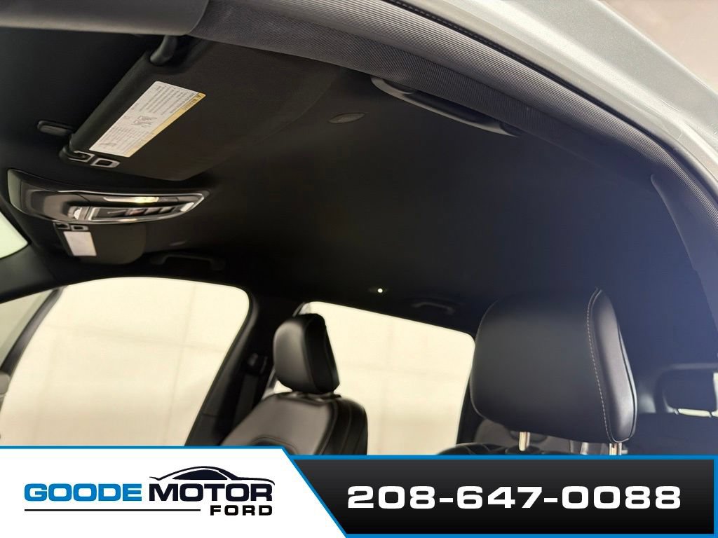 Used 2023 Jeep Grand Cherokee L Laredo AWD/4WD image 18