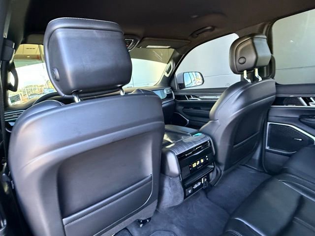 Used 2022 Jeep Wagoneer Series II AWD/4WD image 15