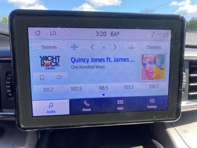 Certified 2022 Ford Explorer XLT w/ Equipment Group 202A image 18