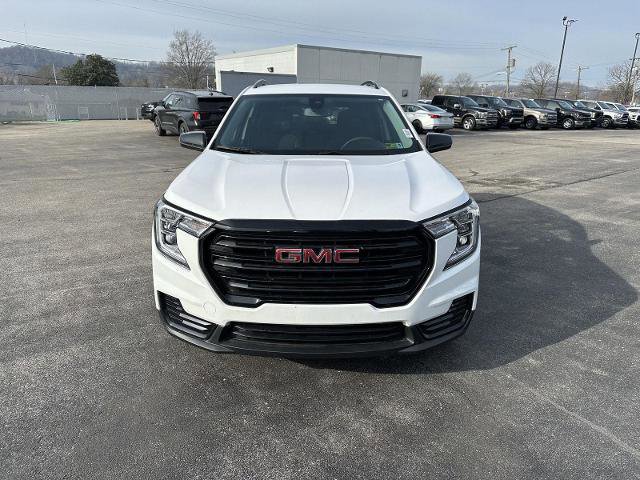 Used 2024 GMC Terrain SLE w/ Elevation Edition image 8