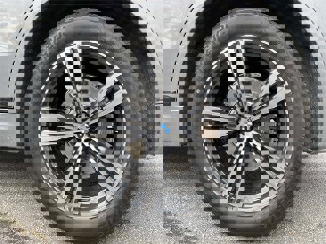 Used 2023 BMW X7 xDrive40i w/ M Sport Package image 9