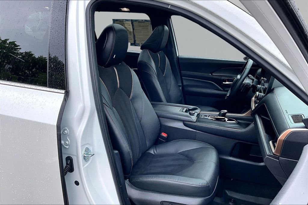 Used 2024 Toyota Grand Highlander AWD Hybrid image 7