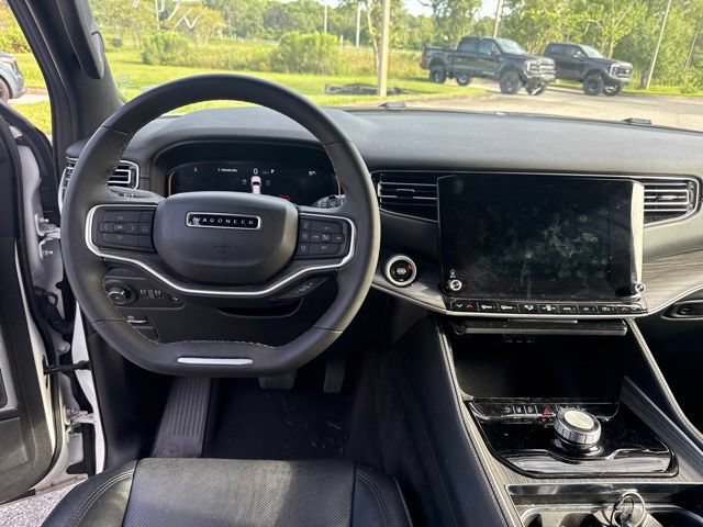 Used 2024 Jeep Wagoneer L Series II w/ Flexible Seating Group RWD image 12