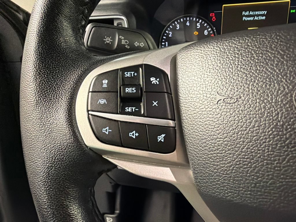 Certified 2022 Ford Explorer XLT w/ Equipment Group 202A AWD/4WD image 19