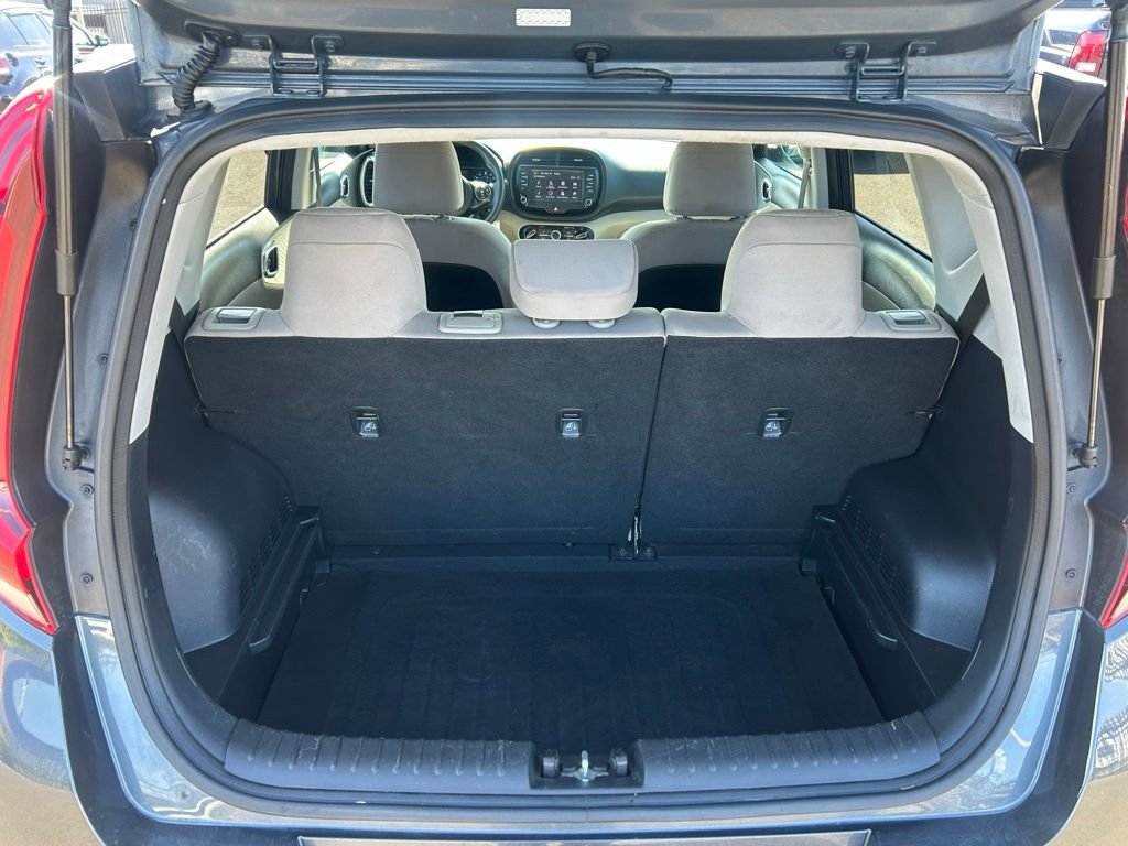 Used 2022 Kia Soul LX FWD image 30