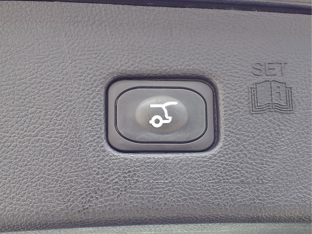 Certified 2023 Ford Edge ST-Line image 18