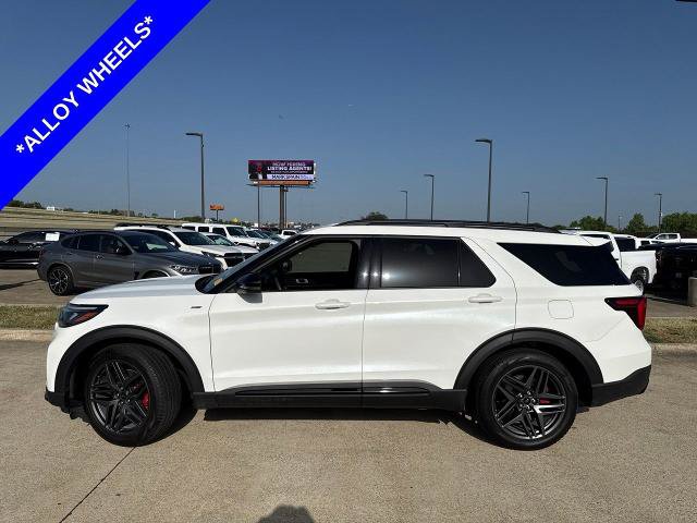 Certified 2025 Ford Explorer ST-Line w/ Premium Package RWD image 3