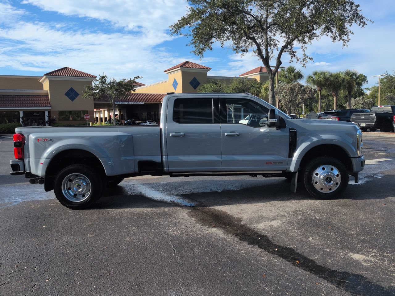 Certified 2026 Ford F450 Platinum w/ FX4 Off-Road Package AWD/4WD image 3