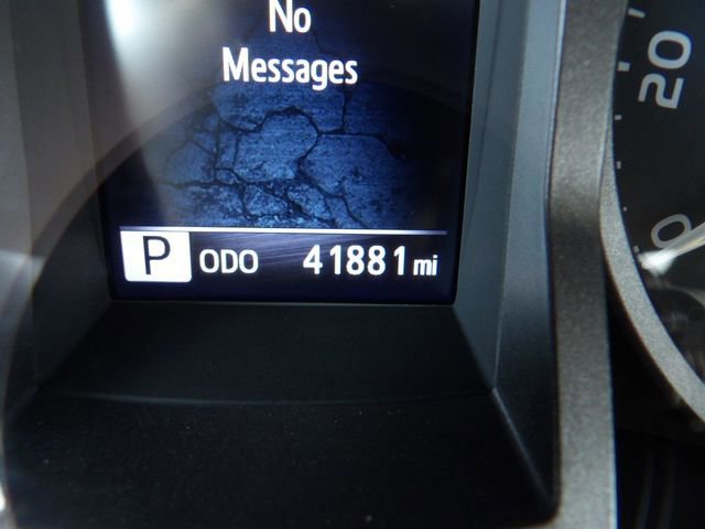 Used 2023 Toyota Tacoma TRD Off-Road w/ Technology Package AWD/4WD image 32