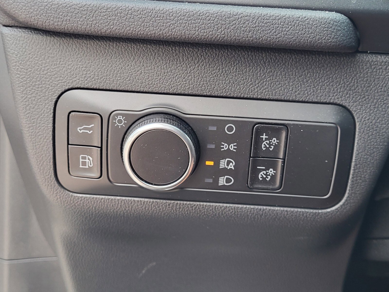 Certified 2025 Ford Escape ST-Line w/ Equipment Group 301A image 24