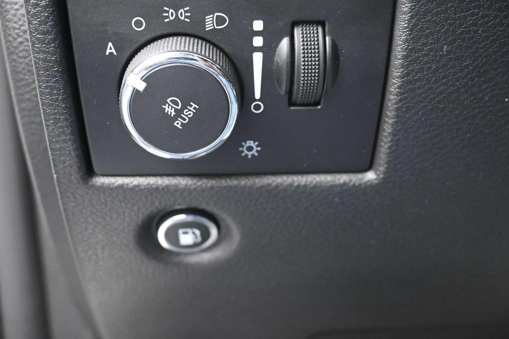 Used 2020 Jeep Grand Cherokee Laredo AWD/4WD image 17