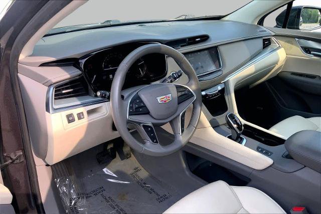 Used 2018 Cadillac XT5 Luxury w/ Driver Awareness Package AWD/4WD image 18