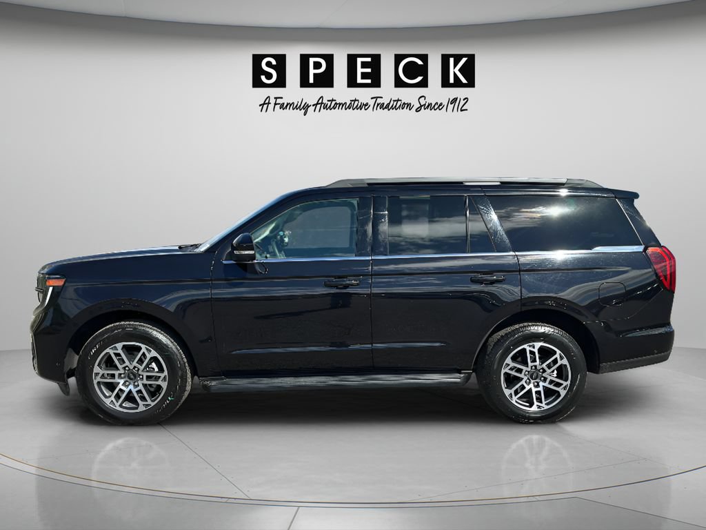 Certified 2025 Ford Expedition Active AWD/4WD image 2