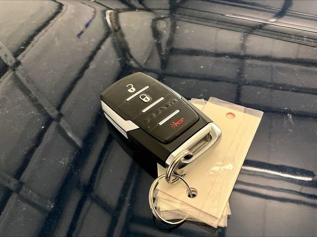 Used 2022 RAM 1500 Big Horn AWD/4WD image 9
