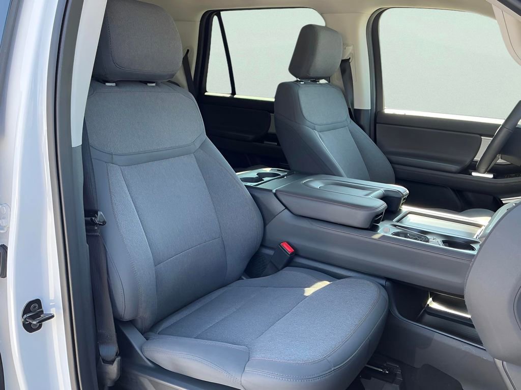 Certified 2025 Ford Expedition Active AWD/4WD image 18