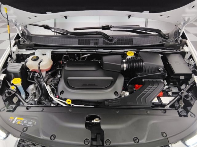 Used 2024 Chrysler Pacifica Limited AWD/4WD image 17