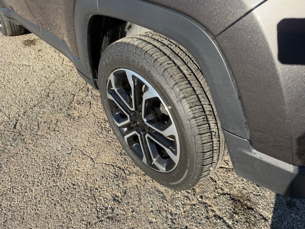 Used 2024 Jeep Compass Limited image 11