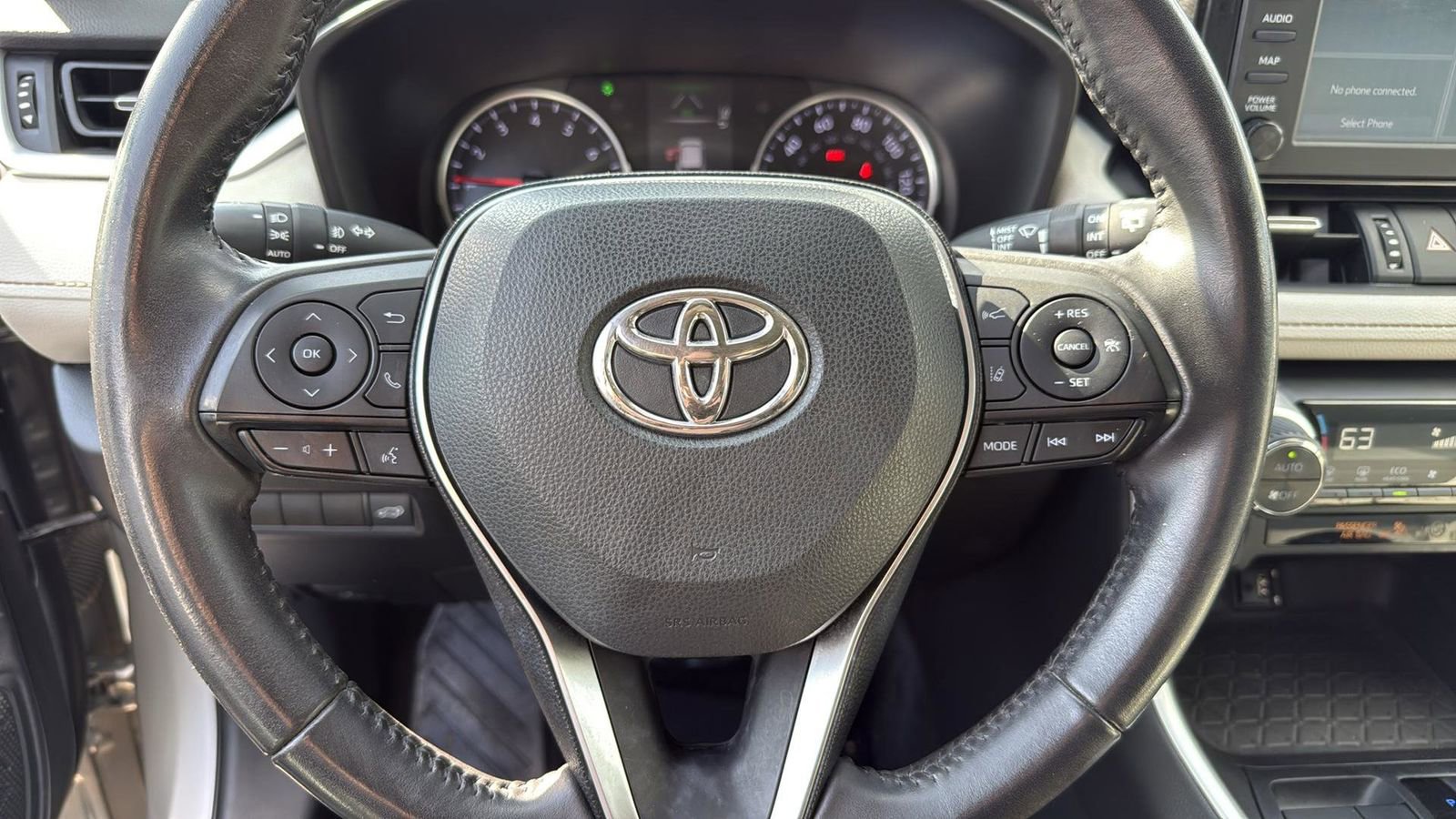 Used 2019 Toyota RAV4 XLE Premium image 14