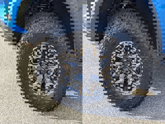 Used 2023 Chevrolet Colorado ZR2 w/ ZR2 Convenience Package III image 11