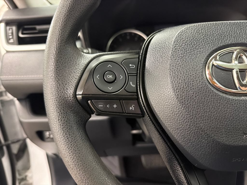 Used 2019 Toyota RAV4 XLE FWD image 21