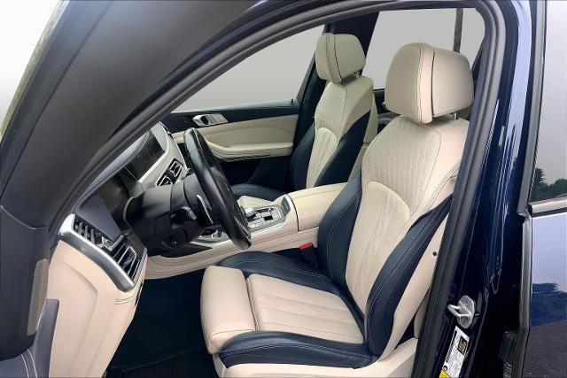 Used 2021 BMW X7 M50i w/ Dynamic Handling Package AWD/4WD image 9