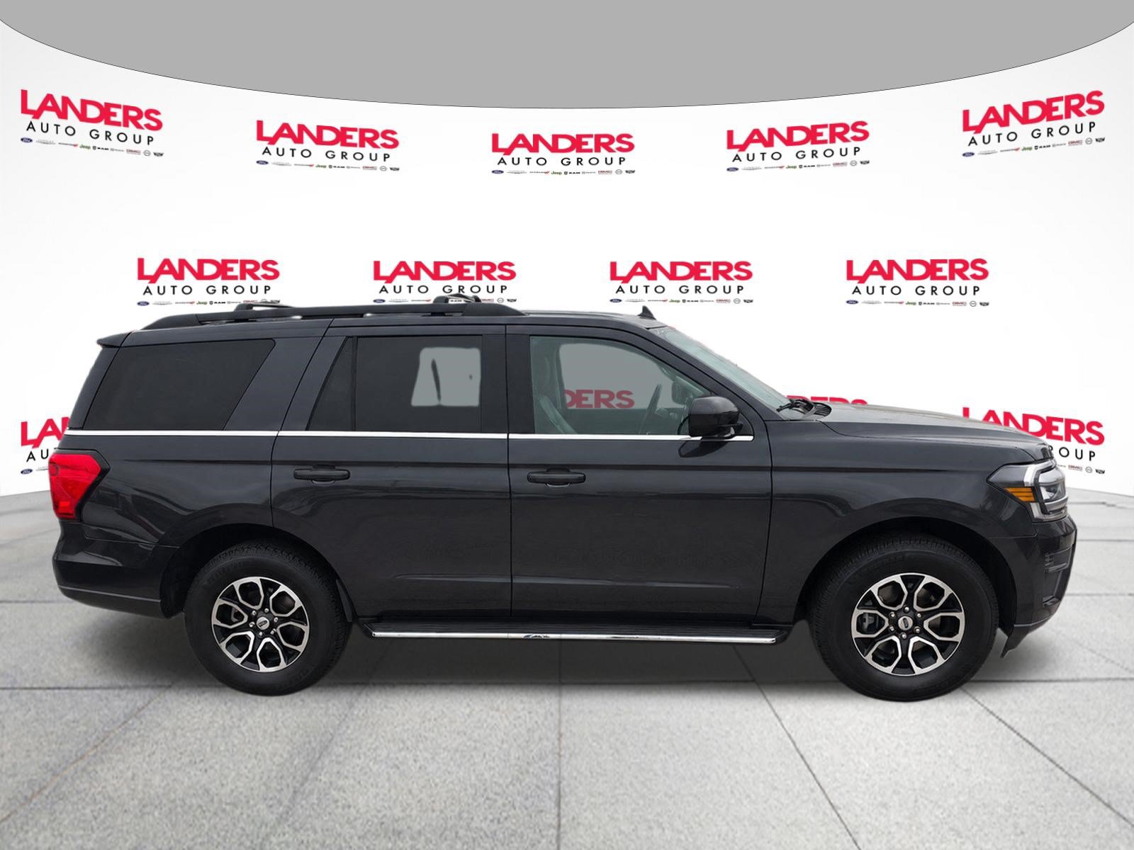 Certified 2022 Ford Expedition XLT RWD image 4