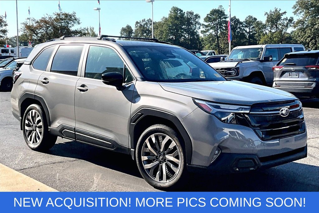 Used 2025 Subaru Forester Touring w/ Popular Package - Touring AWD/4WD image 1