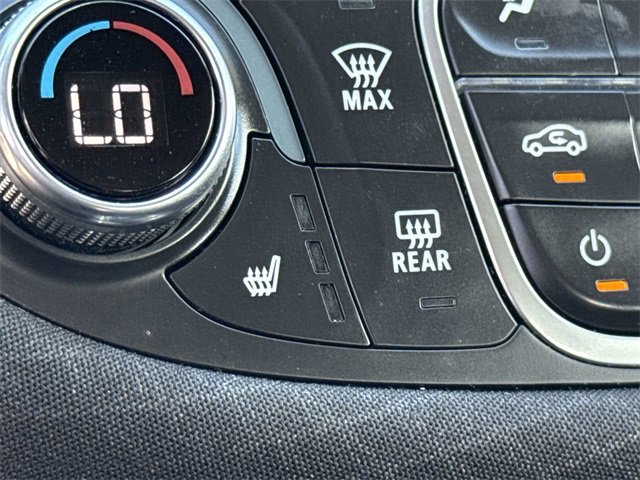 Used 2024 Chevrolet Malibu LT image 30