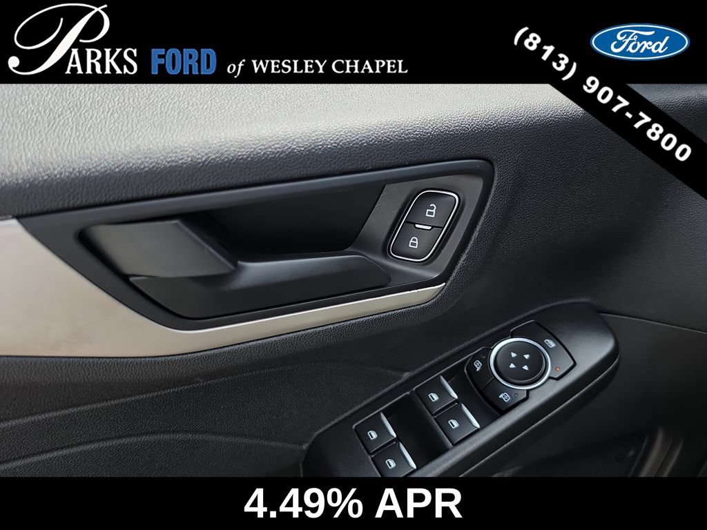 Certified 2022 Ford Escape SE w/ SE Sport Appearance Package FWD image 17
