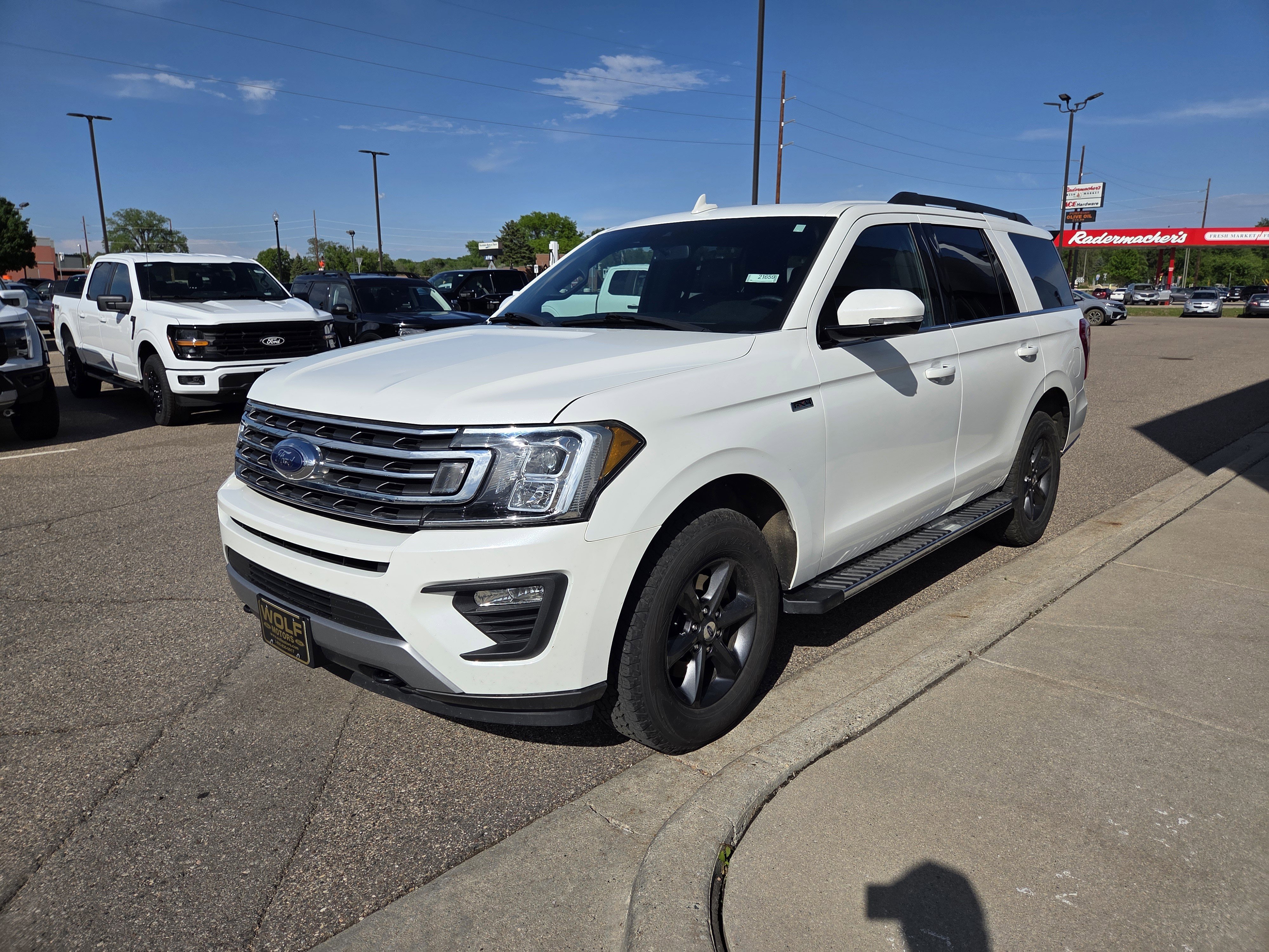 Certified 2020 Ford Expedition XLT w/ Equipment Group 202A AWD/4WD image 17