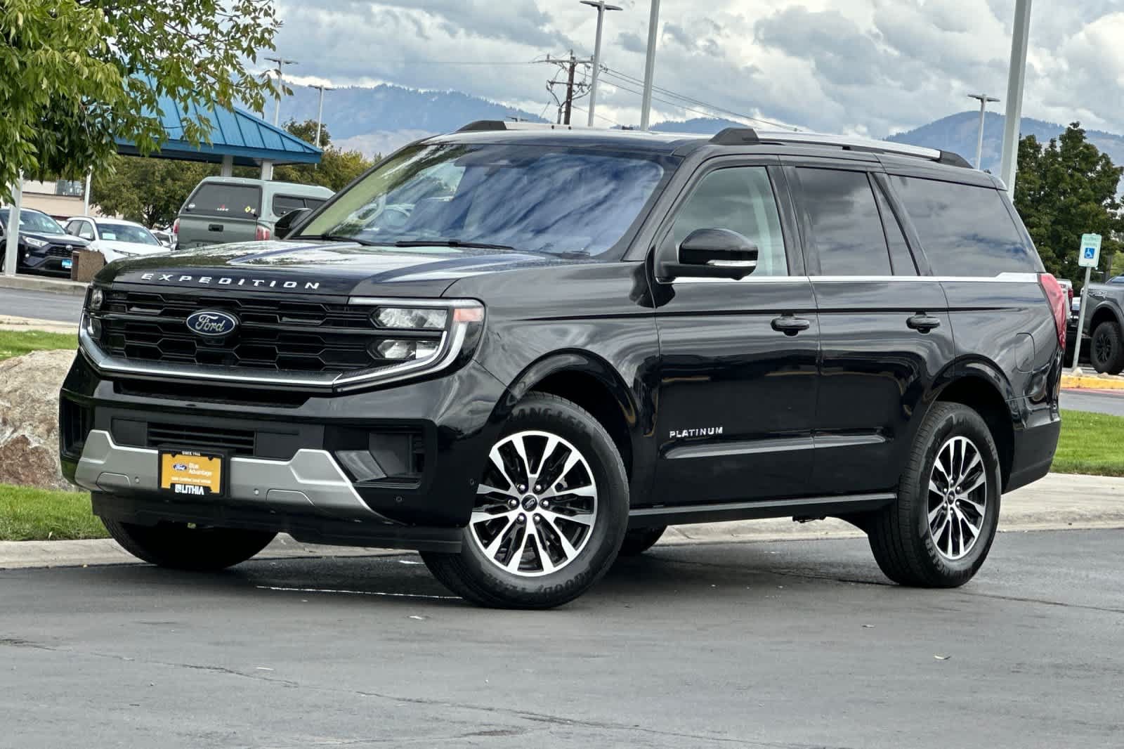 Certified 2025 Ford Expedition Platinum AWD/4WD image 1