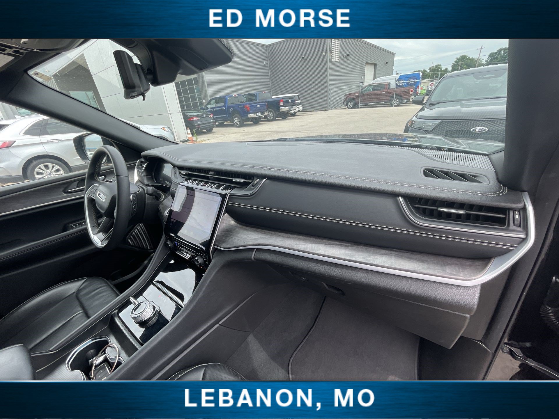 Used 2024 Jeep Grand Cherokee L Limited w/ Luxury Tech Group II AWD/4WD image 27