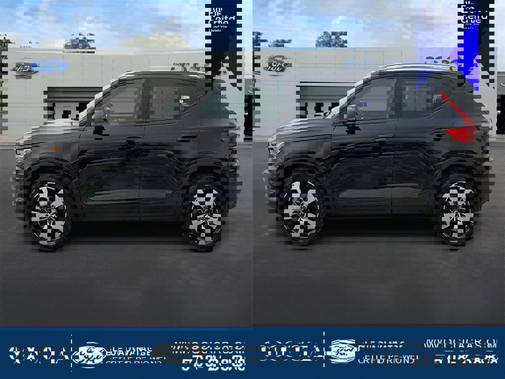 Used 2020 Volvo XC40 T5 Momentum w/ Protection Package Premier image 2