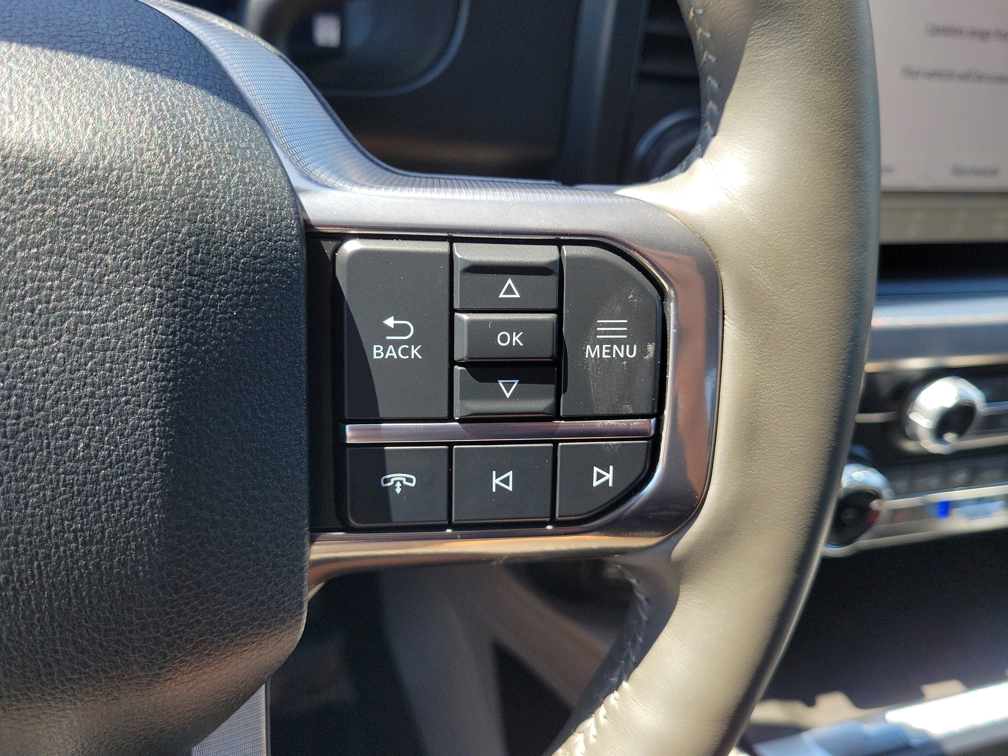 Certified 2025 Ford F250 Platinum w/ Platinum Plus Package AWD/4WD image 24