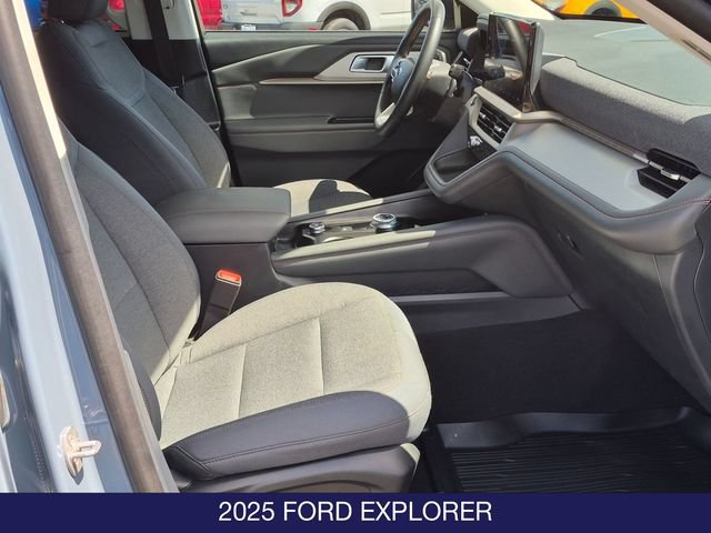 Certified 2025 Ford Explorer Active AWD/4WD image 29