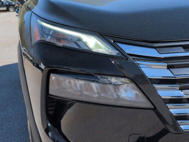 Used 2025 Nissan Rogue SV image 12