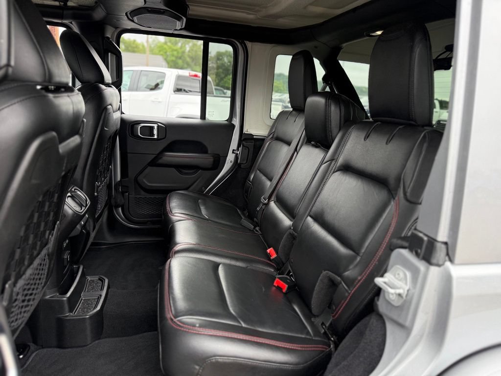 Used 2018 Jeep Wrangler Unlimited Rubicon w/ Uconnect 4C Nav & Sound Group AWD/4WD image 13