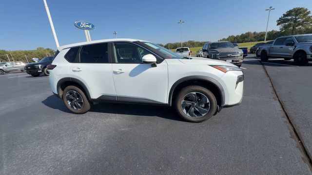 Used 2025 Nissan Rogue SV FWD image 9