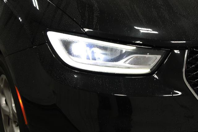 Used 2023 Chrysler Pacifica Limited FWD image 12