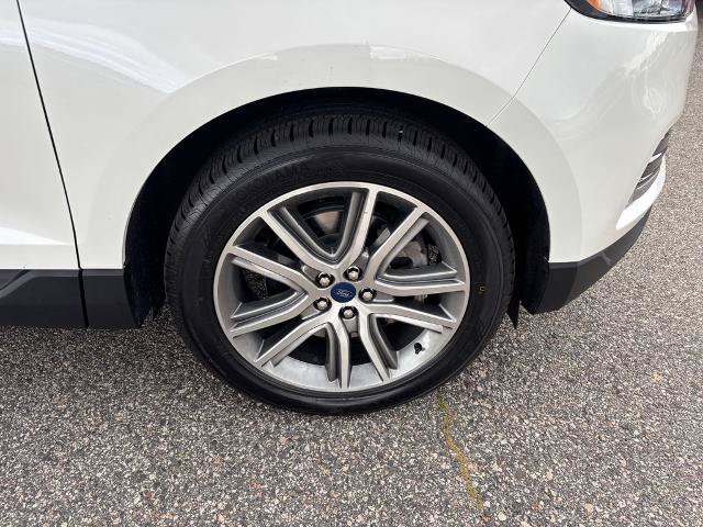 Certified 2022 Ford Edge Titanium AWD/4WD image 29